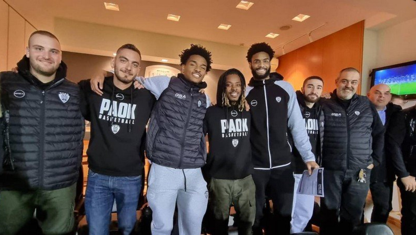 ΠΑΟΚ: Η μπασκετική ομάδα πήγε Τούμπα και είδε το ματς με τον Βόλο