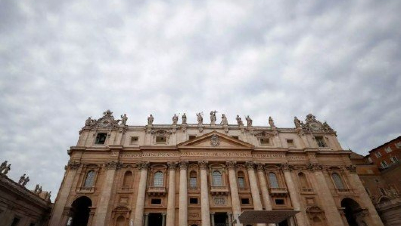 Βατικανό: Μαύρος καπνός στην Καπέλα Σιξτίνα-Άκαρπη η πρώτη ψηφοφορία (vid)