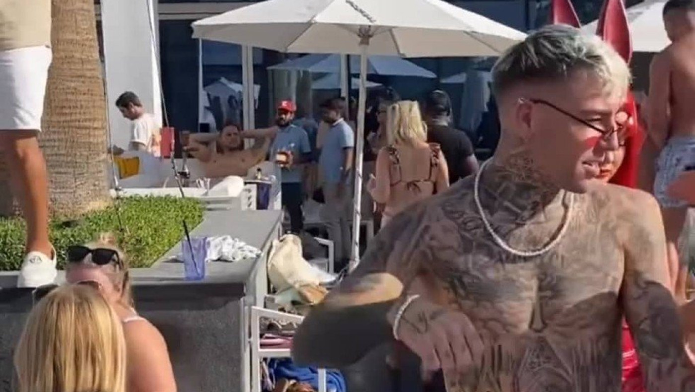 Απολαμβάνει τις διακοπές του στο Ντουμπάι ο Μπράντον Τόμας!