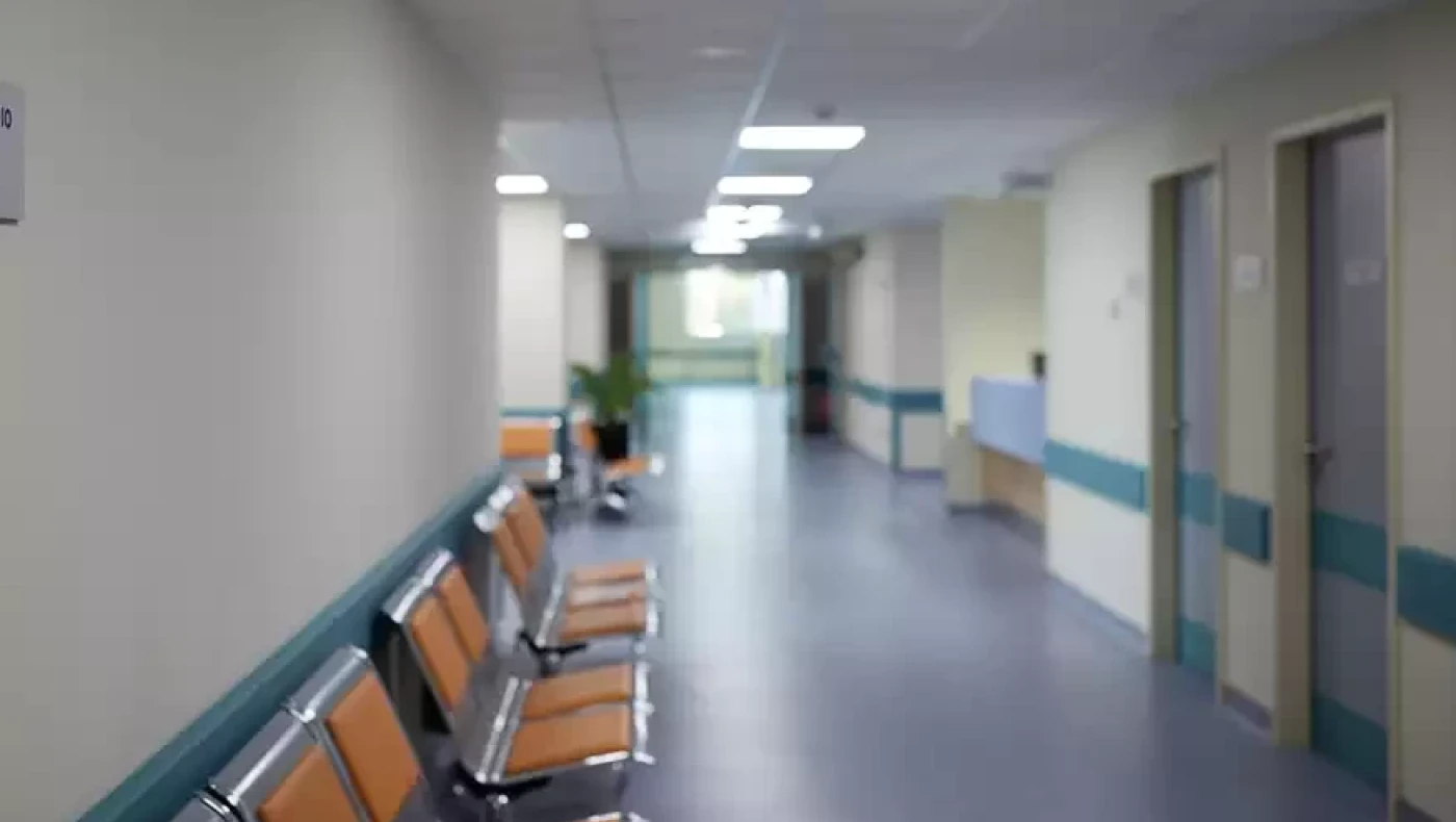 Απίστευτο: Κατέρρευσε εν ώρα εργασίας ο μοναδικός παθολόγος του νοσοκομείου Πύργου