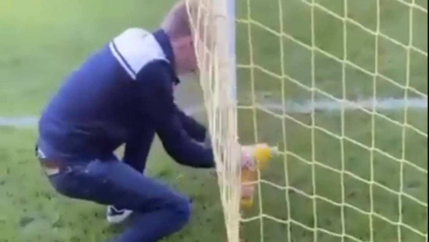 Απαράδεκτο περιστατικό στο Αγγλικό Fa Cup: Οπαδός ούρησε μέσα σε μπουκάλι τερματοφύλακα