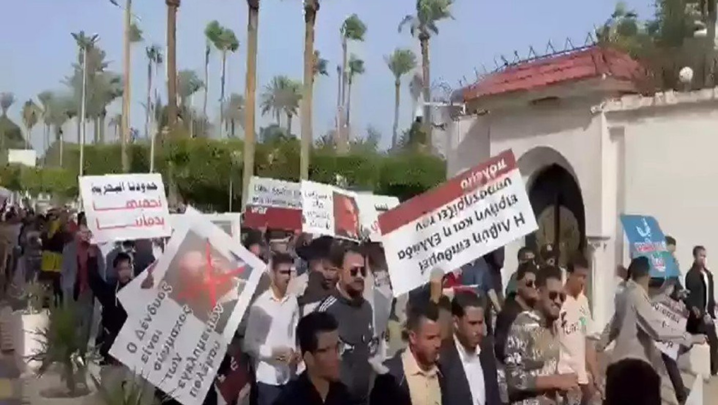 «Δένδια τα χέρια σου είναι βαμμένα με αίμα» - Διαδηλώσεις στη Λιβύη κατά της Ελλάδας