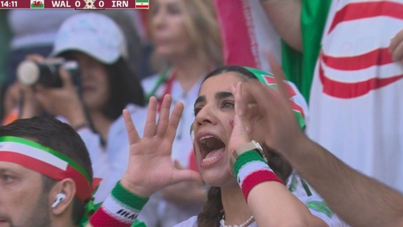 Μουντιάλ: Πώς έζησαν οι Ιρανές στις εξέδρες τη μεγάλη νίκη επί της Ουαλίας