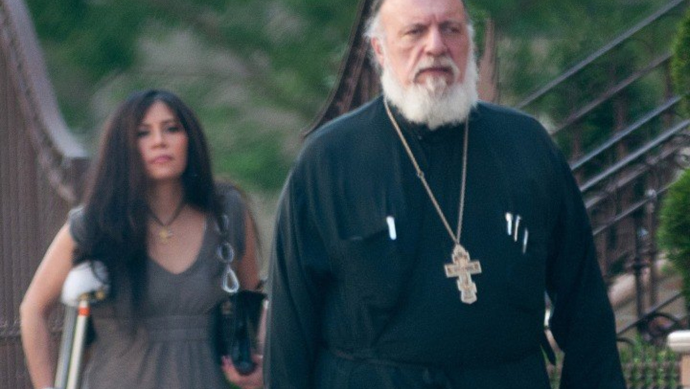 «Ροζ» σκάνδαλο με Έλληνα παπά στο Μανχάταν (pics)