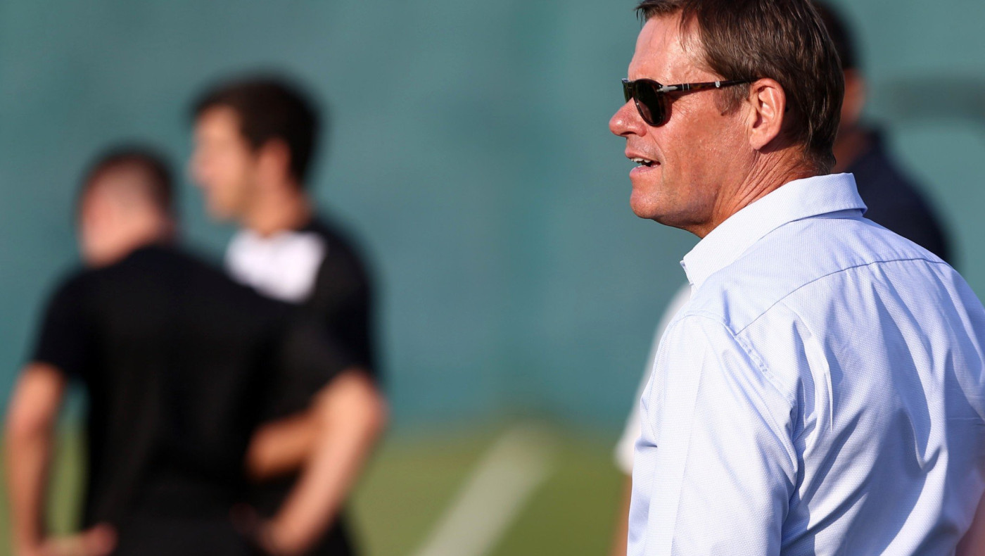 Ποιος είναι ο μάνατζερ που ψάχνει παίκτες για τον Άρνεσεν