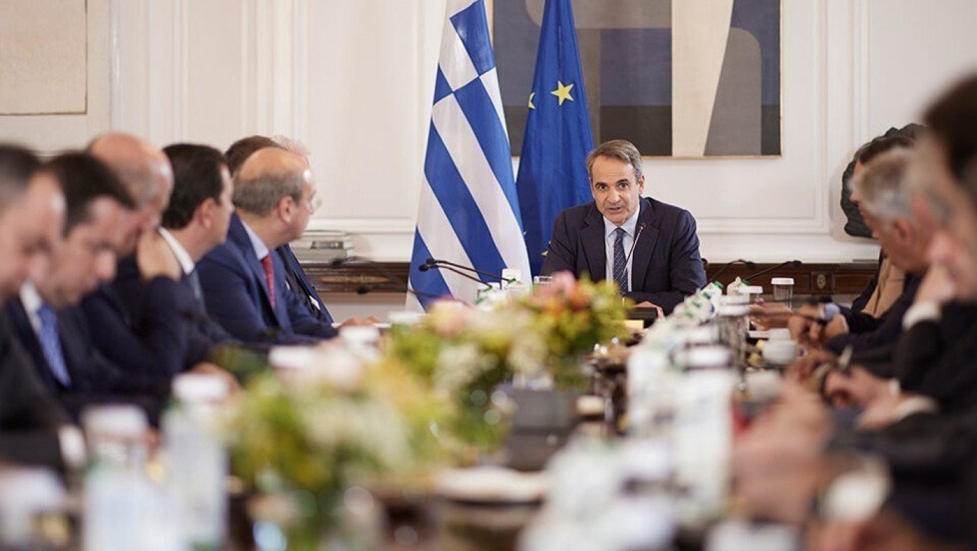 Ρε, είστε με τα καλά σας στη νυν Κυβέρνηση;