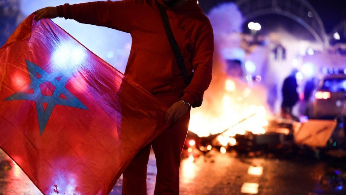Πεδίο μάχης οι δρόμοι των Βρυξελλών: Συγκρούσεις και φωτιές μετά την ήττα της Εθνικής Βελγίου στο Μουντιάλ
