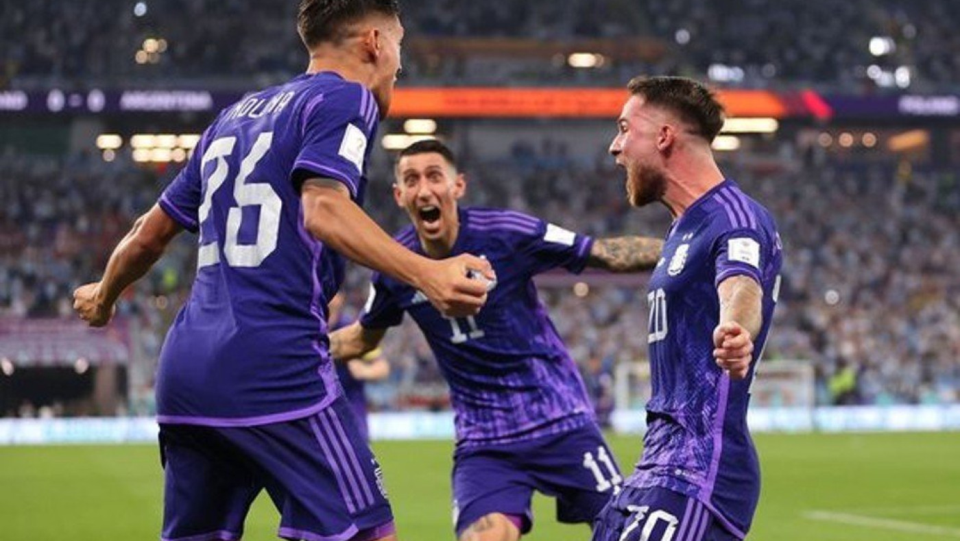 Με επιβλητική επίδειξη ισχύος, η Αργεντινή  έβαλε στο θρίλερ την Πολωνία και το Μεξικό