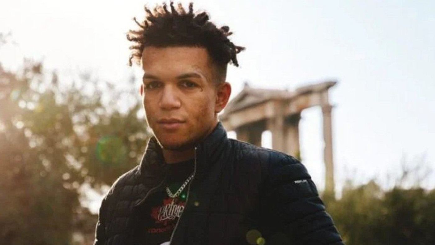 Αρνείται την κατηγορία για οπλοκατοχή ο Thug Slime και λυπάται που έχασε εκδήλωση για κακοποιημένα παιδιά