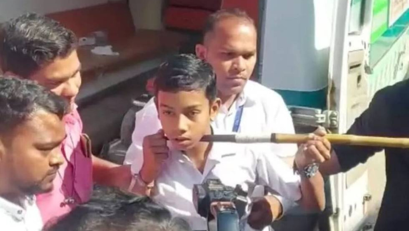 Ινδία: Ακόντιο κάρφωσε 14χρονο στον λαιμό και αυτός επέζησε!