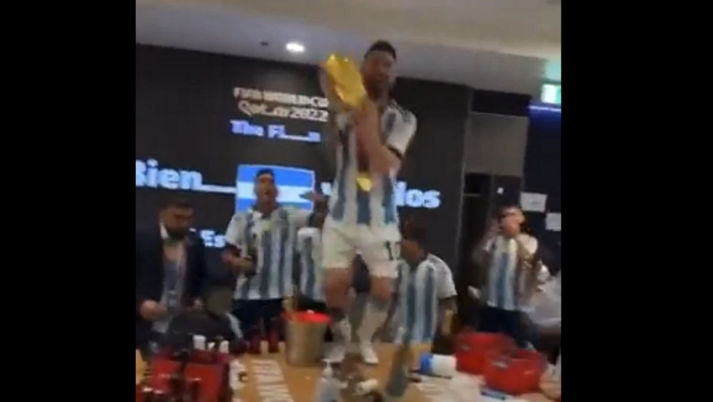 Ρεσιτάλ από τον Μέσι στα αποδυτήρια μετά την κατάκτηση του Μουντιάλ