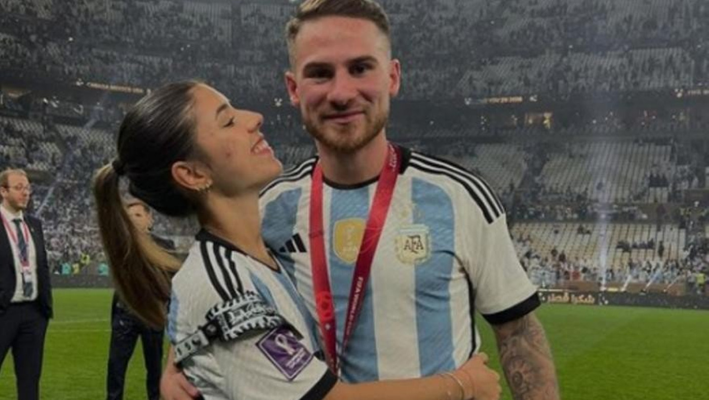 Ασυγκράτητος ο Μακ Άλιστερ με τη σύντροφό του: «Σ' αγαπώ, πάμε να γ@@@ούμε»