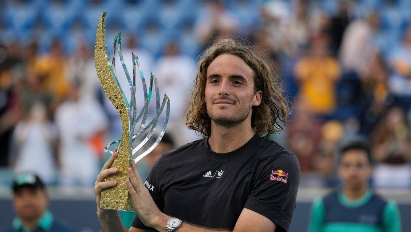 Πρωταθλητής ξανά ο Στέφανος Τσιτσιπα΄ς: Σήκωσε τη κούπα στο Αμπού Ντάμπι