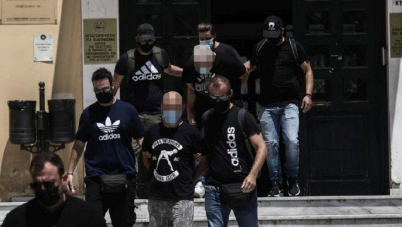 Ηλιούπολη: Παρέμβαση Ρουβίκωνα στο σπίτι του πατέρα της 19χρονης