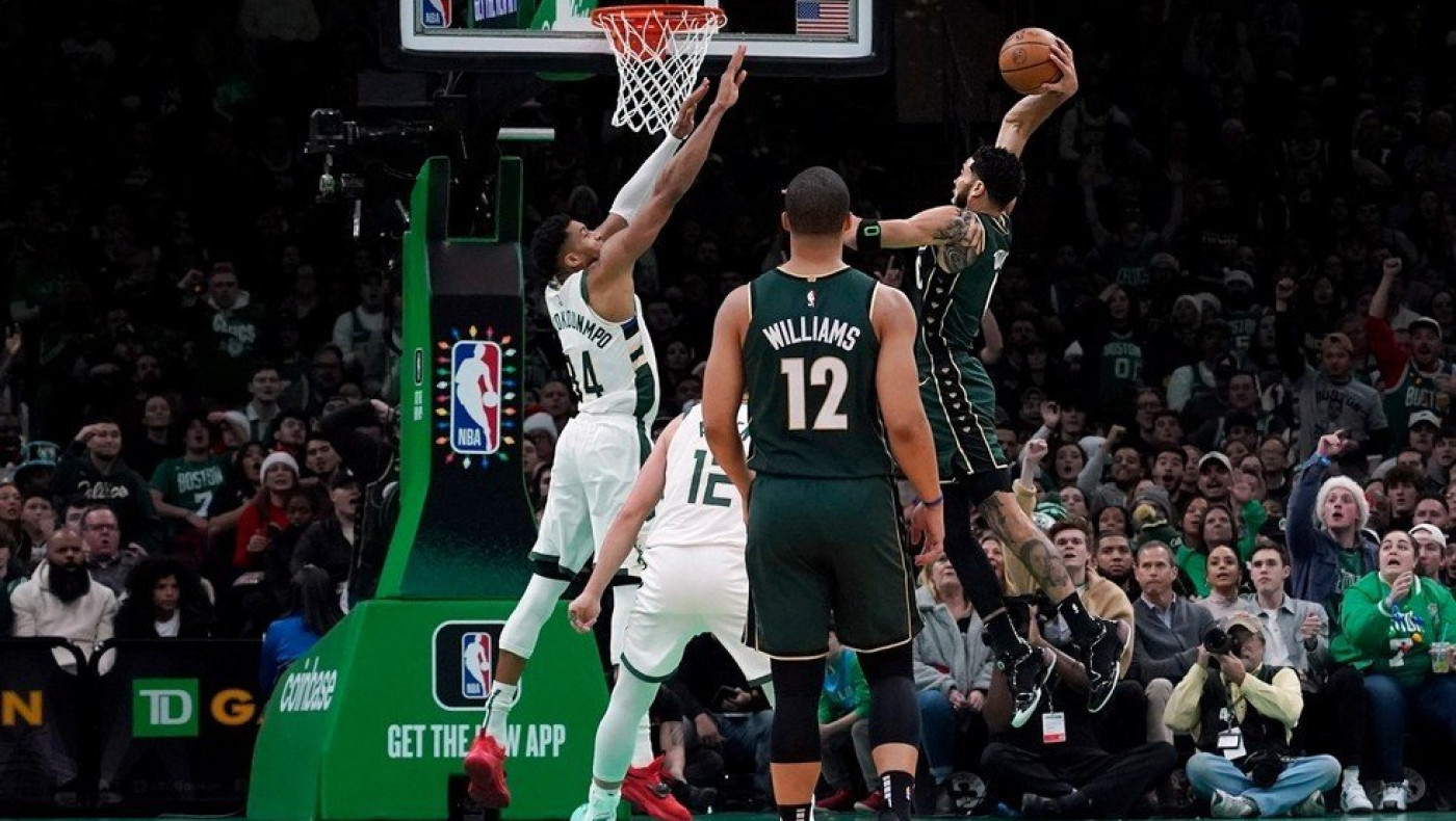 Τρομερός Τέιτουμ χάλασε τα Χριστούγεννα του Γιάννη Αντετοκούνμπο