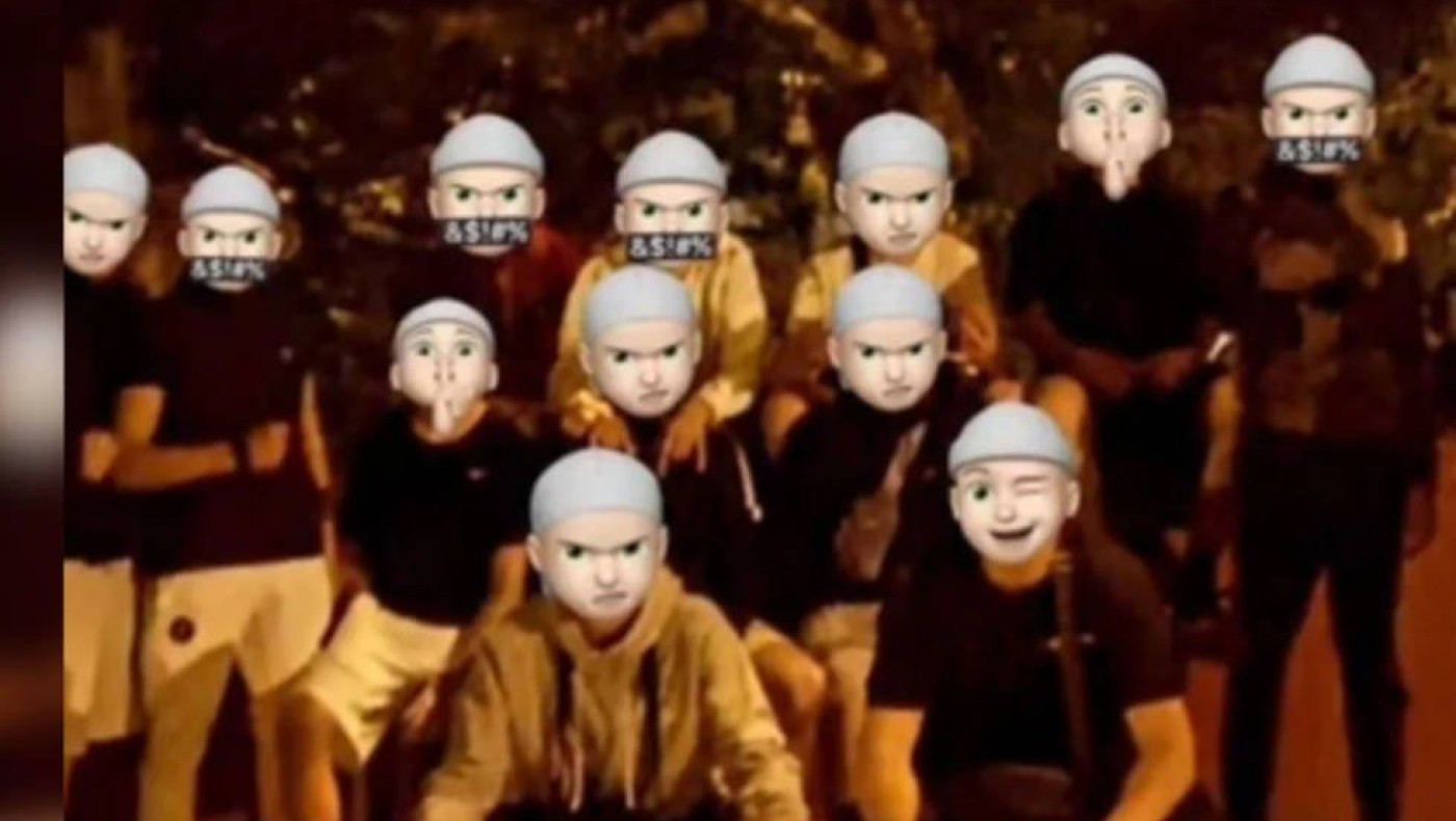 Ίλιον: Μέλη σκληρής συμμορίας ανηλίκων οι βιαστές του 15χρονου-Πόζες με στιλέτα στο TikTok