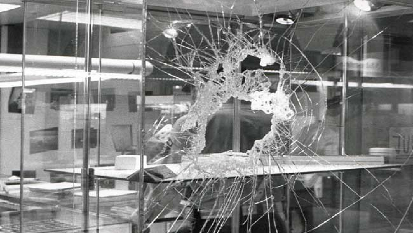 Θεσσαλονίκη: Βανδαλισμοί σε προσόψεις καταστημάτων στην Τούμπα -Δύο συλλήψεις