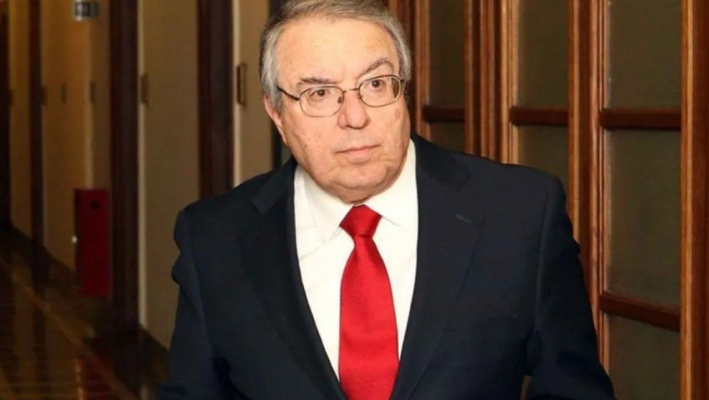 Γιώργος Μπαμπινιώτης: Θεοφάνια ή Θεοφάνεια; Ο καθηγητής εξηγεί πώς γράφεται σωστά