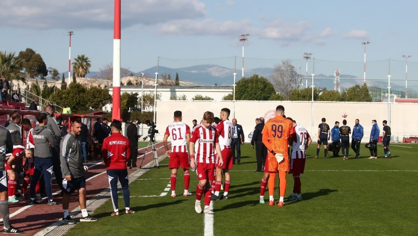 Ο Ολυμπιακός Β' το έκανε ξανά: Αποχώρησε από το γήπεδο μετά από απαίτηση των οπαδών του!