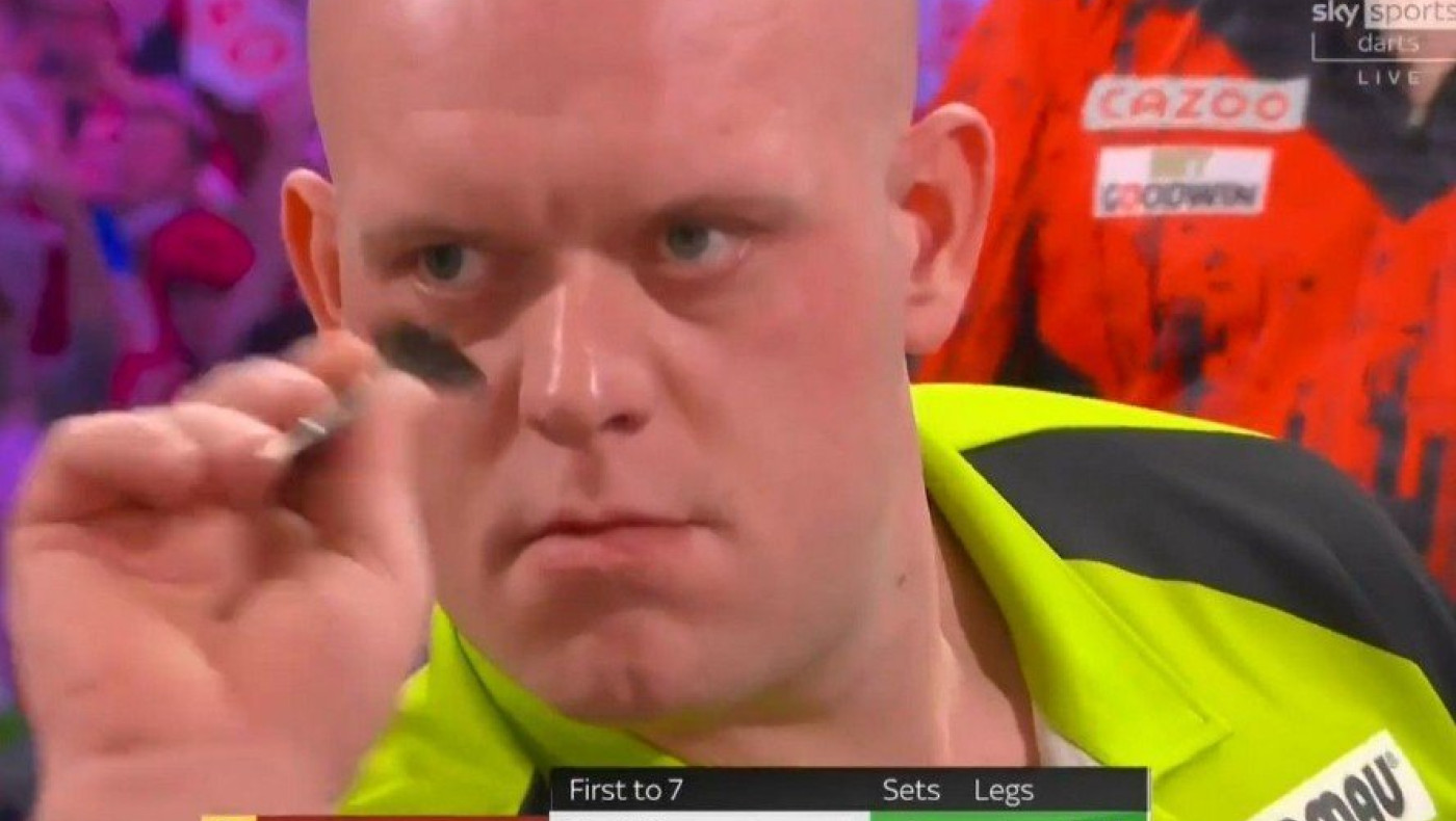 Viral στα social media o «πιο απίθανος γύρος όλων των εποχών» στον τελικό του Παγκοσμίου Κυπέλλου Darts