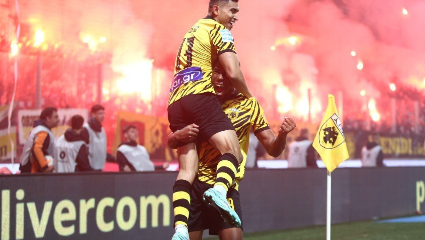 Του «έσπασε» το αήττητο και έβαλε «φωτιά» στο πρωτάθλημα η ΑΕΚ