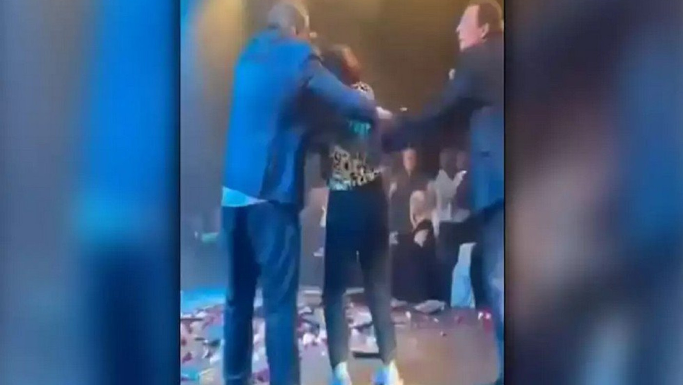 Αντύπας: «Ο θαμώνας έπαθε κρίση πανικού» - Συνεργάτης του τραγουδιστή εξηγεί τι συνέβη