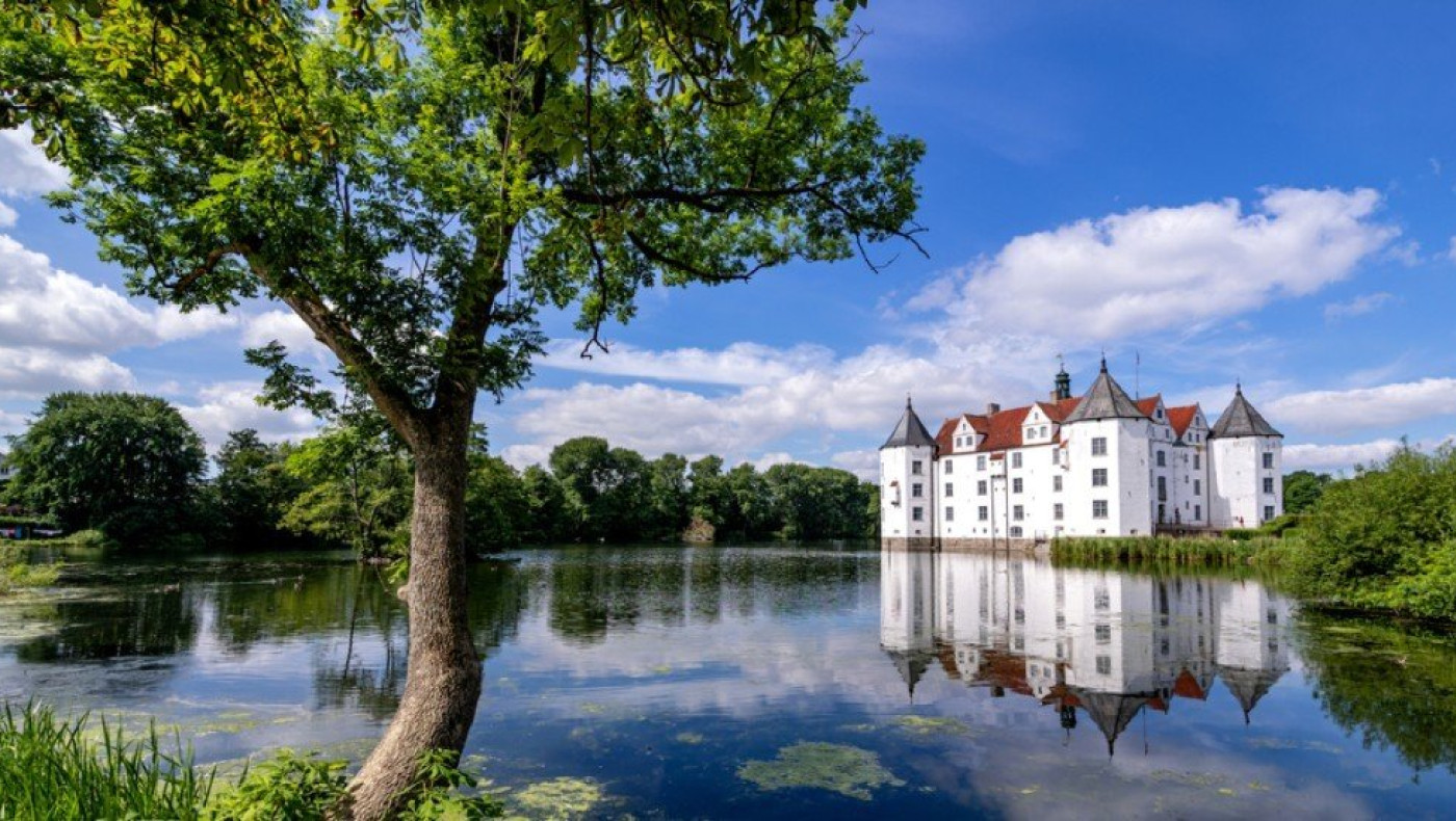 Τέως βασιλιάς Κωνσταντίνος: Πού βρίσκεται το ανάκτορο «Γκλύξμπουργκ»;