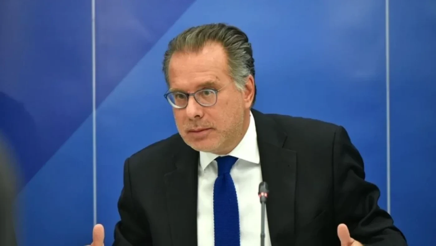 Κουμουτσάκος: «Θα παραστώ στη κηδεία του τέως βασιλιά ως απάντηση στην μικροψυχία της Αριστεράς»