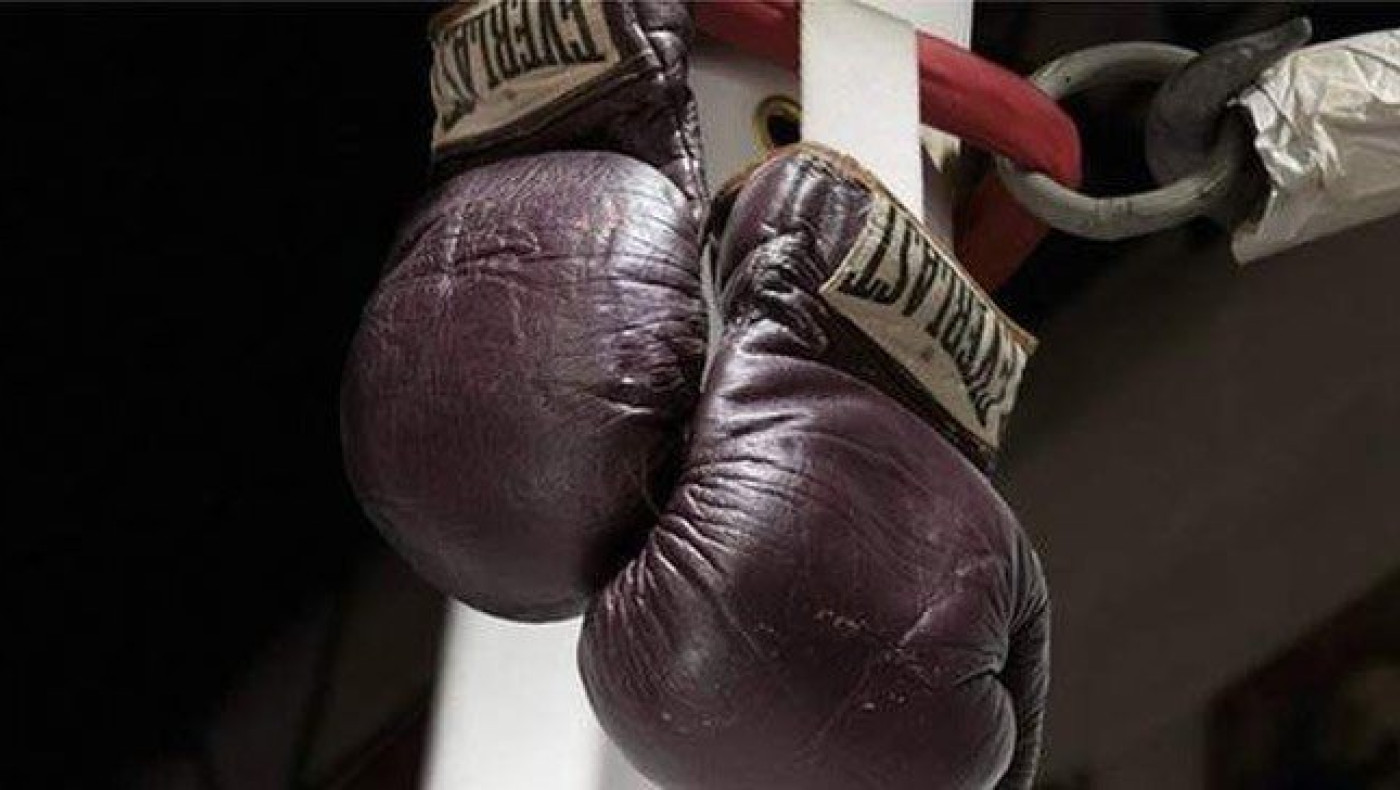 Στα 290.000 ευρώ πουλήθηκαν τα γάντια του Μοχάμεντ Άλι!