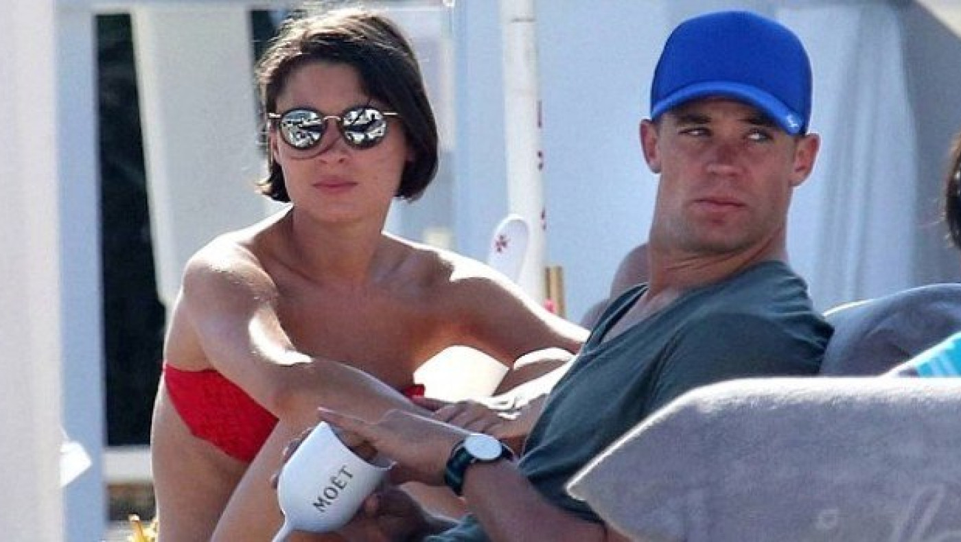 Ζωή και κότα στη Μύκονο...ο Νόιερ (pic)