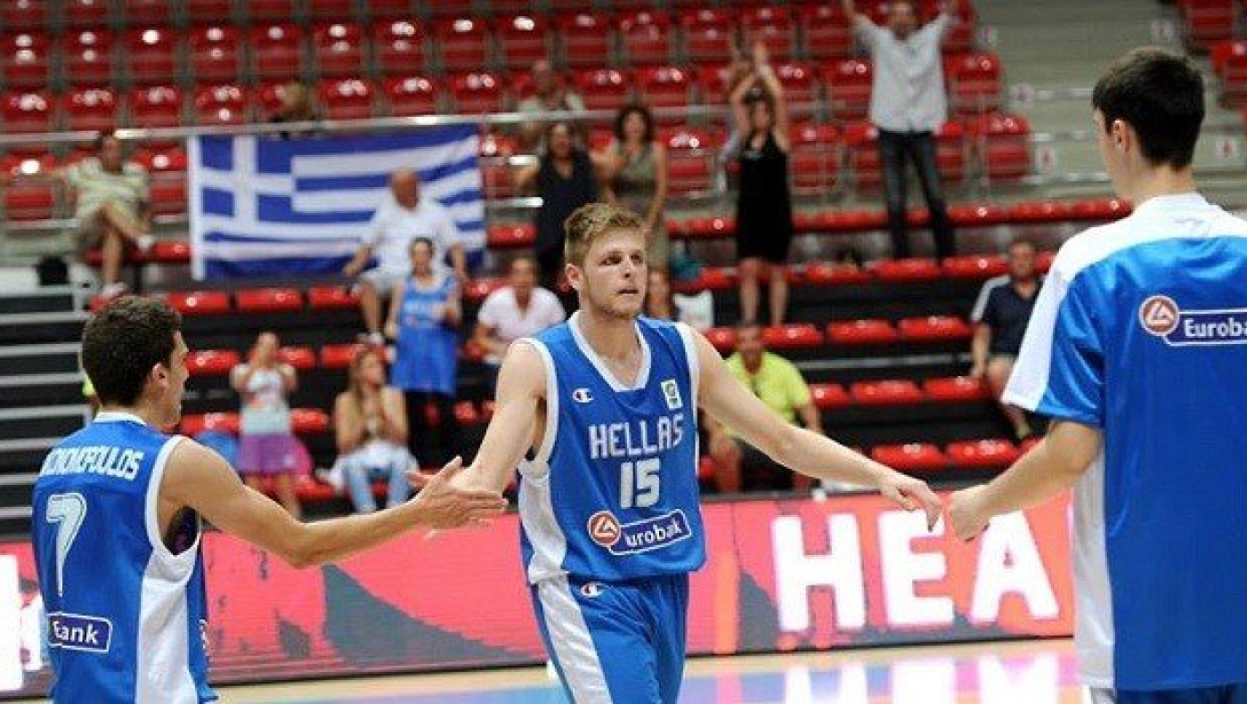 Στο δρόμο των Εφήβων και πάλι οι Σέρβοι