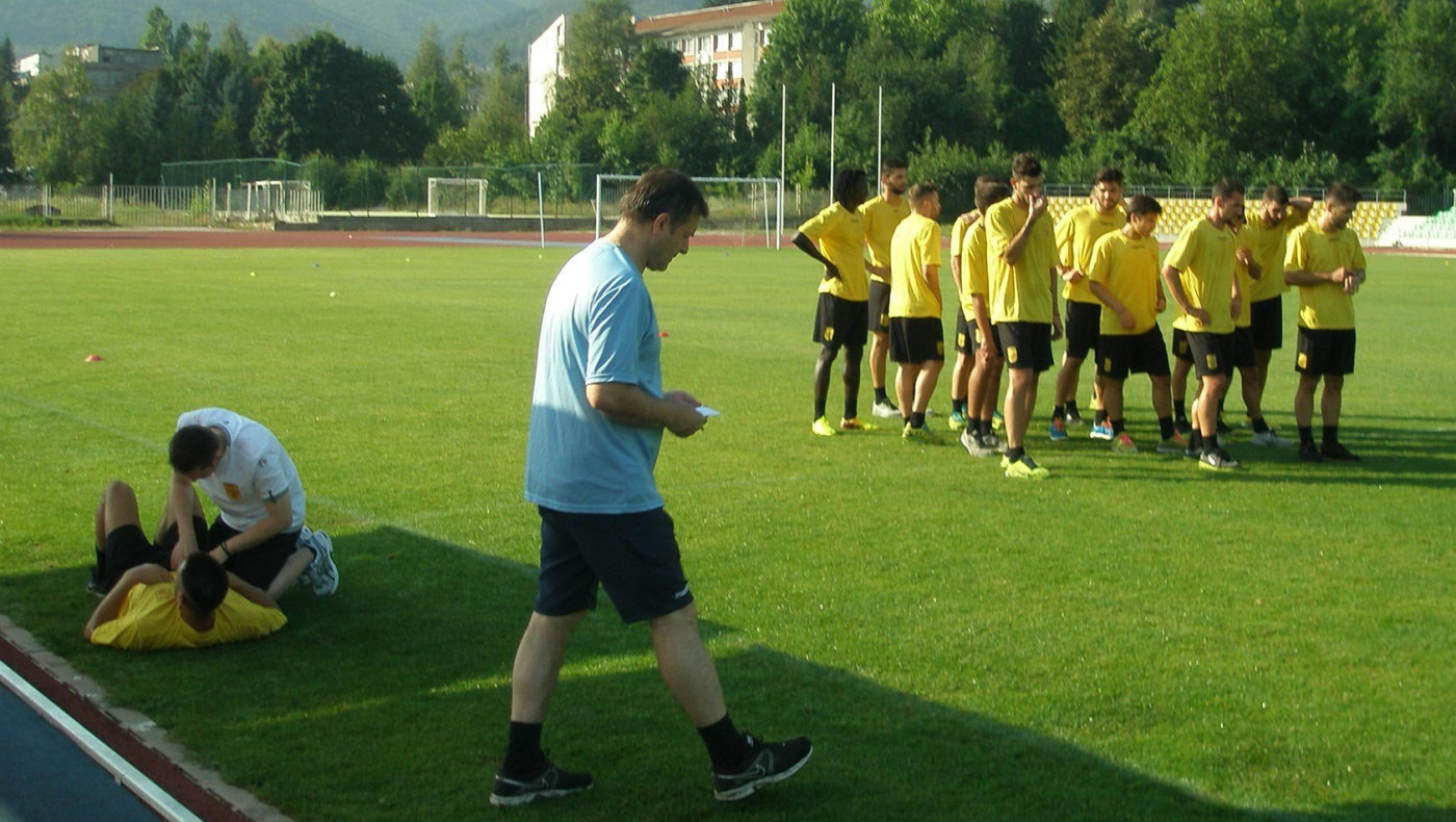 Στα... κίτρινα το Πράβετς