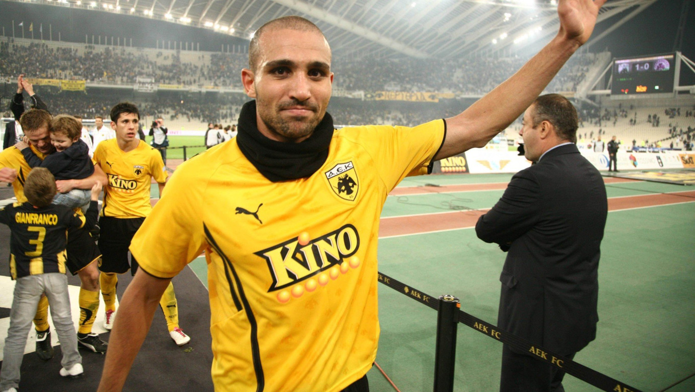 Στα μπουζούκια ο Τζεμπούρ! (pics)