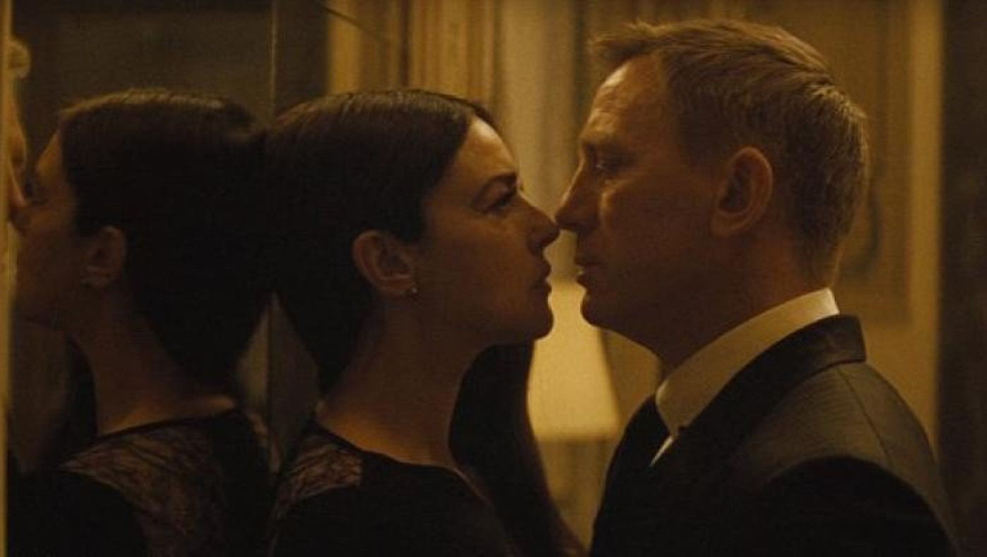 Κυκλοφόρησε η ερωτική σκηνή του Τζέιμς Μποντ με τη Μόνικα Μπελούτσι! (ΒΙΝΤΕΟ)