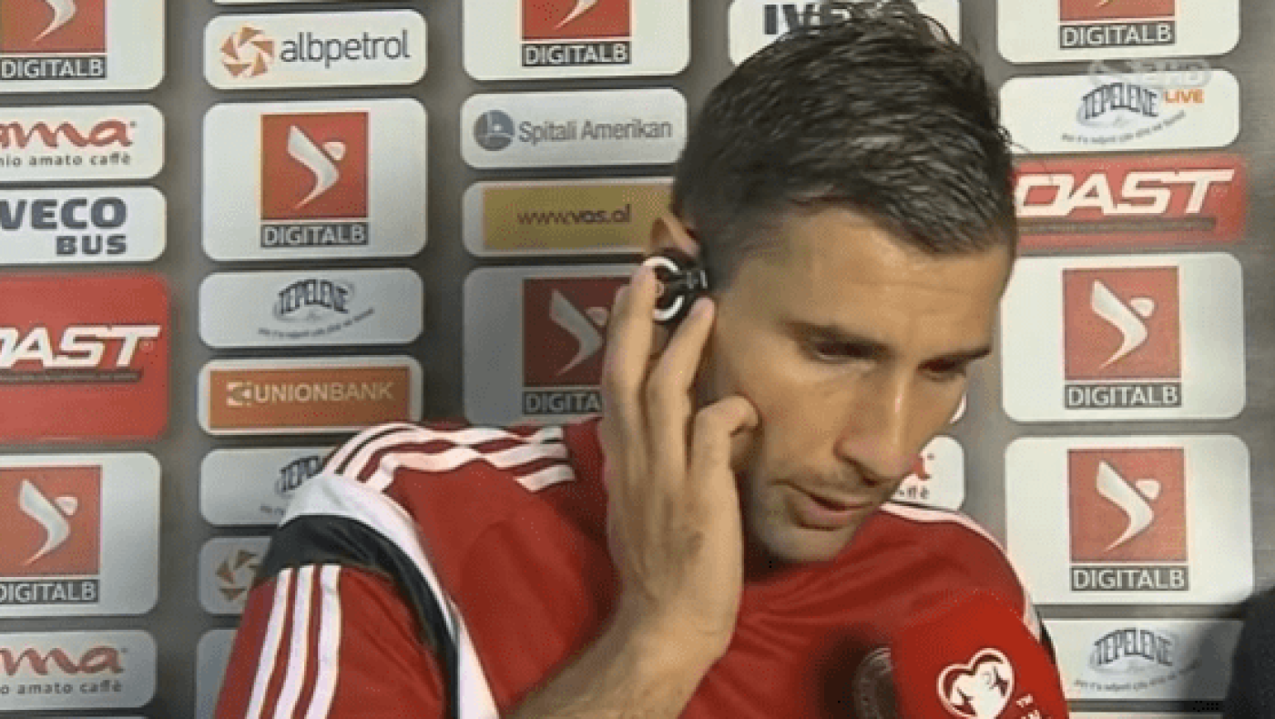 Προκαλεί τους Σέρβους ο Τσάνα: «Θα μας βλέπουν από τον καναπέ πίνοντας μπύρες»