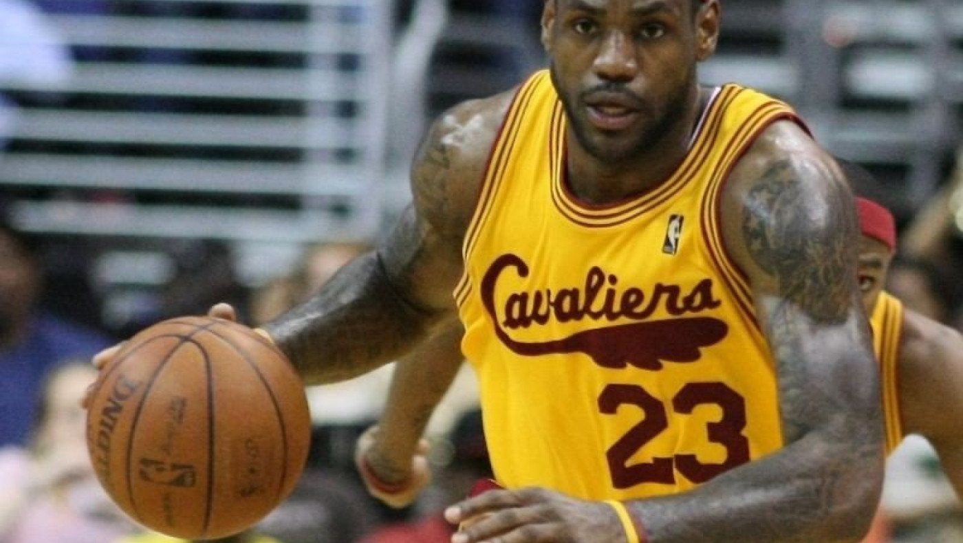 «Σε αναμμένα κάρβουνα» για Λεμπρόν 