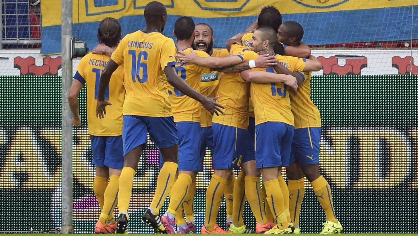 Βγάζει «φωτιές» η επίθεση του ΑΠΟΕΛ 