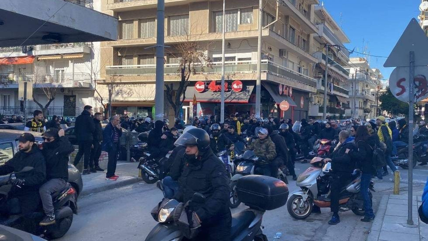 Σε εξέλιξη η μηχανοκίνητη πορεία των φίλων του Άρη στο κέντρο της Θεσσαλονίκης (pics+vids)