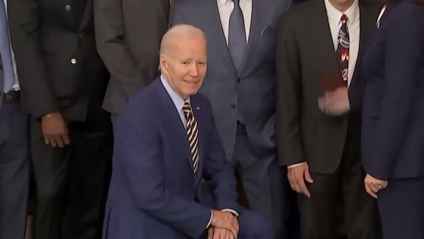 NBA: Ο Μπάιντεν γονατίζει μπροστά στους πρωταθλητές Γουόριορς