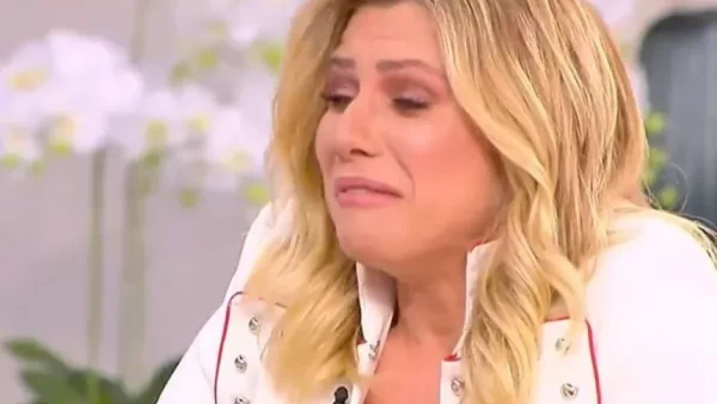 Κατέρρευσε στην Φαίη Σκορδά η Κατερίνα Καραβάτου: «Είμαι μόνη...»
