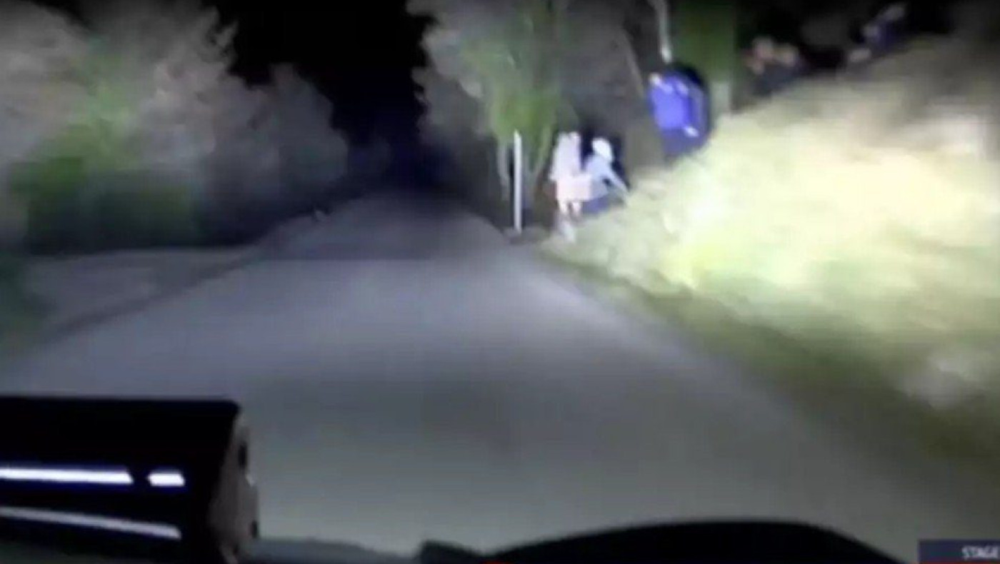 Ασυγκράτητο ζευγάρι πιάστηκε να κάνει σεξ σε λόφο κατά το Rally του Μόντε Κάρλο