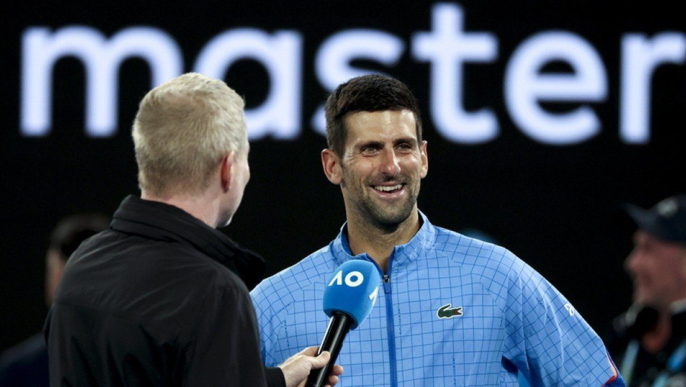 Φωτογραφήθηκε με υποστηρικτές του Πούτιν ο πατέρας του Τζόκοβιτς (vids)