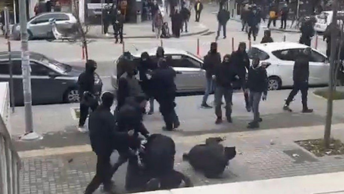 ﻿Δίκη για την δολοφονία του Άλκη Καμπανού: Ένταση έξω από το δικαστήριο