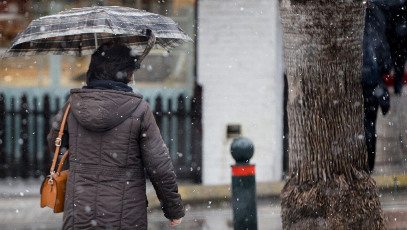 Έκτακτο δελτίο επιδείνωσης καιρού: Καταιγίδες και χιόνια μέχρι την Παρασκευή