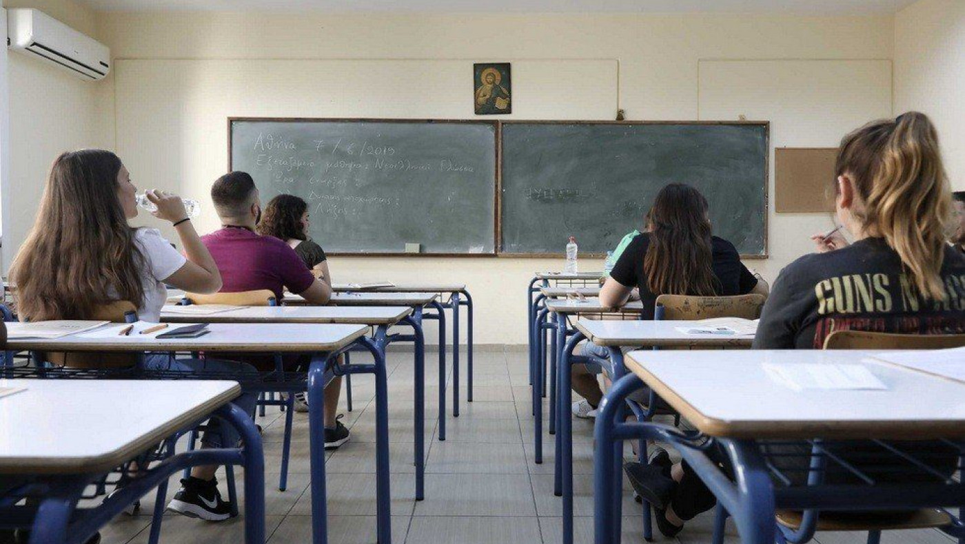 Χαμός σε Γυμνάσιο: Έπεσαν σοβάδες την ώρα του μαθήματος - Μήνυση για τραυματισμό μαθητή