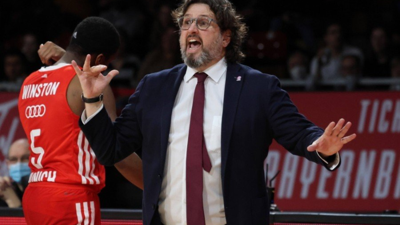 Tρινκιέρι: Κατάφερε να γίνει viral ξανά -  «Η άμυνα μας ήταν για… πορνογραφία»