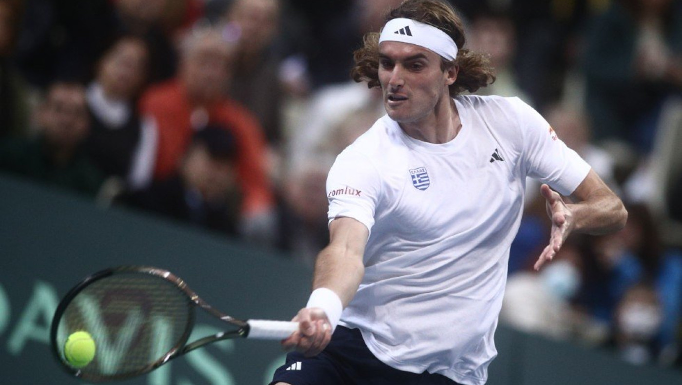 Davis Cup: Επικράτηση Τσιτσιπά μπροστά σε 14.000 κόσμο στο ΟΑΚΑ