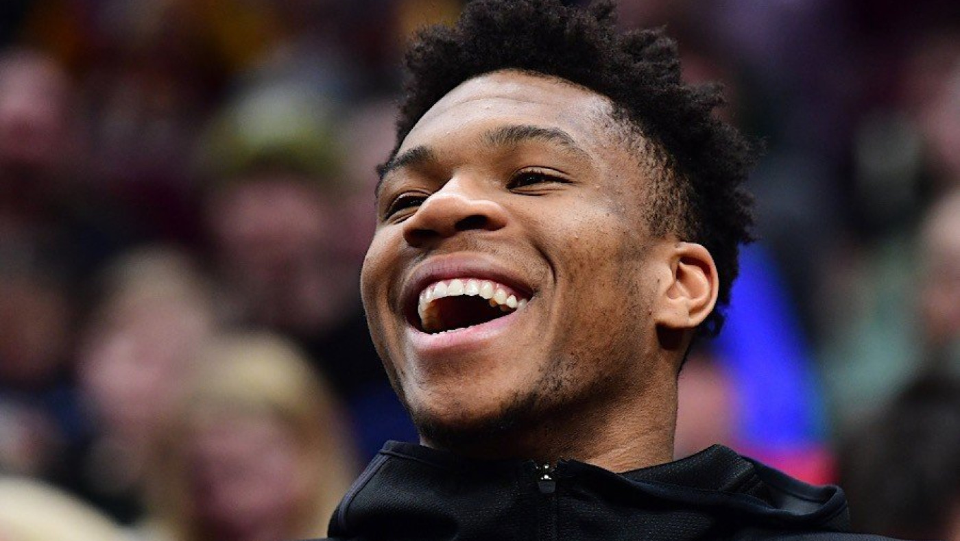 Απίστευτες ατάκες Αντετοκούνμπο: «Αν κερδίσουμε το Play-In, θα παίξω τα λεφτά στη ρουλέτα»