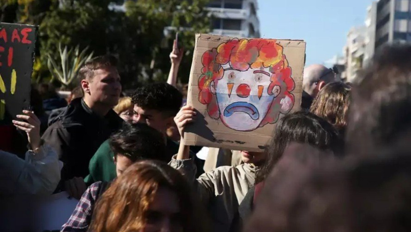 Νέα συγκέντρωση διαμαρτυρίας στο κέντρο της Θεσσαλονίκης από τους καλλιτέχνες