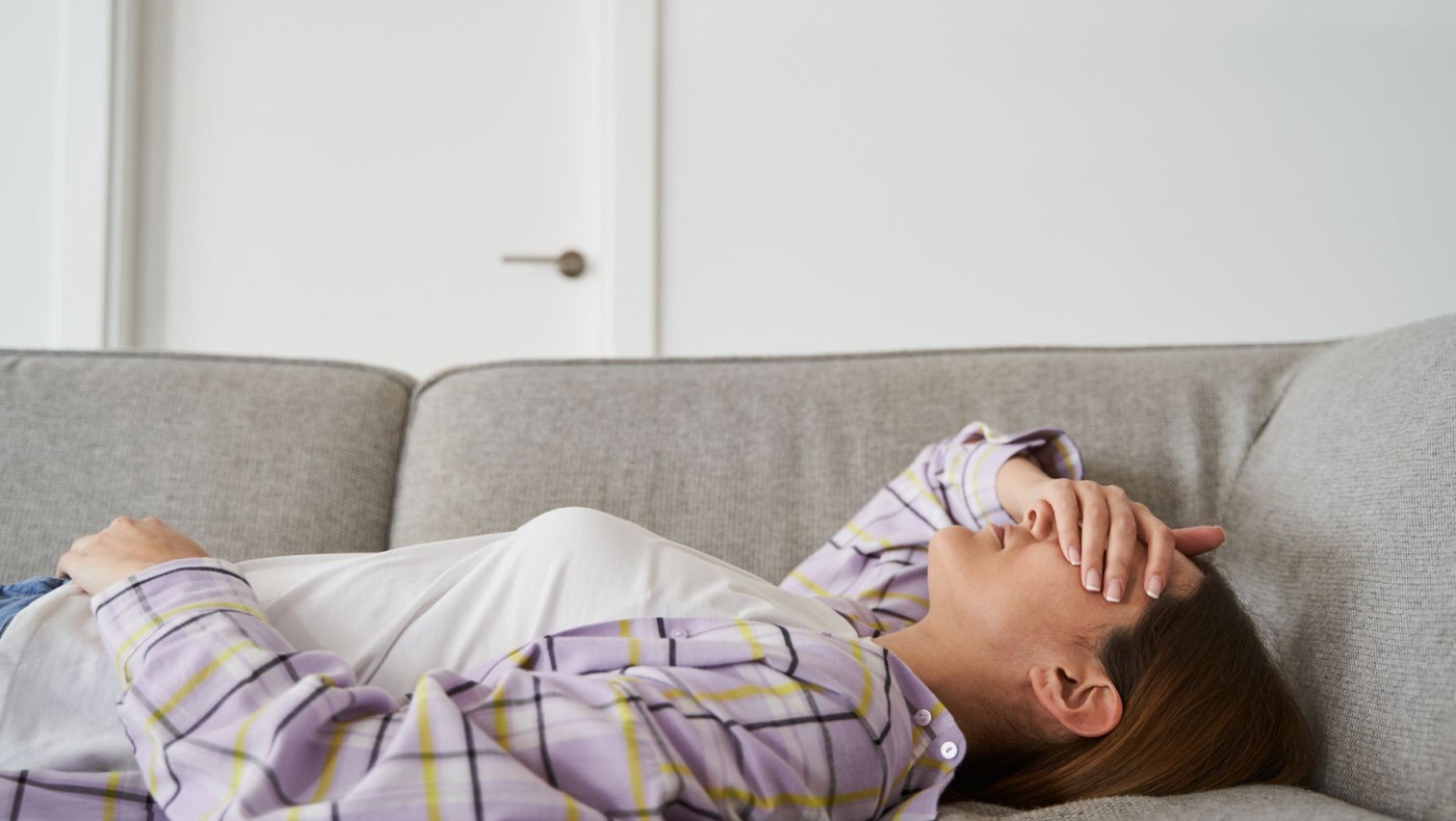 Τρεις λόγοι που πρέπει να «κόψετε» τον ύπνο στον καναπέ